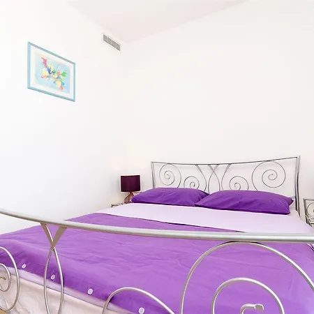 Baltazar With Sea View&jacuzzi Appartement *