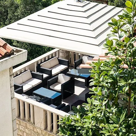 Baltazar With Sea View&jacuzzi Apartman *