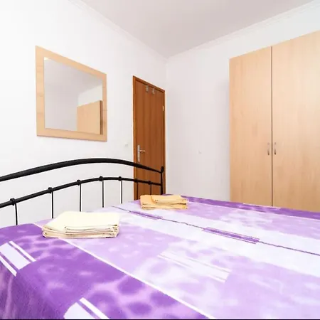 Baltazar With Sea View&jacuzzi Apartman *