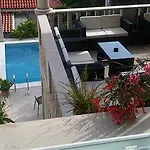 Baltazar With Sea View&jacuzzi Apartman