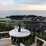 Baltazar With Sea View&jacuzzi Lejlighed
