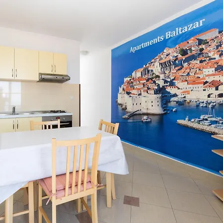 Baltazar With Sea View&jacuzzi Appartement *