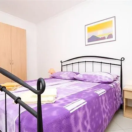 Baltazar With Sea View&jacuzzi דירה *