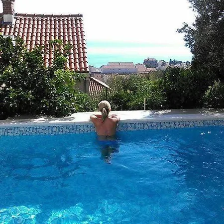 Baltazar With Sea View&jacuzzi דירה דוברובניק