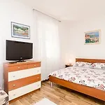 Baltazar With Sea View&jacuzzi شقة